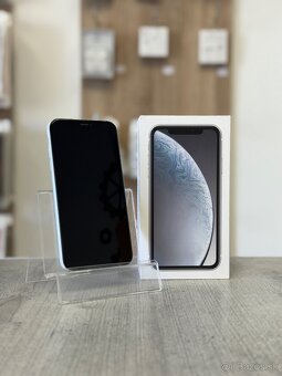 Apple iPhone XR 64GB White - 2