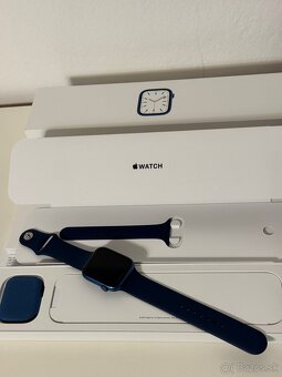 Apple Watch Series 7 – 45 mm, modré - 2