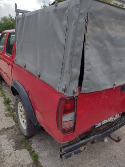 Nissan Double Cab 4WD - 2