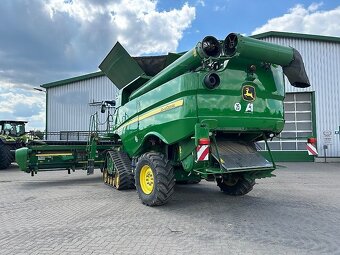 John Deere S780 - 2