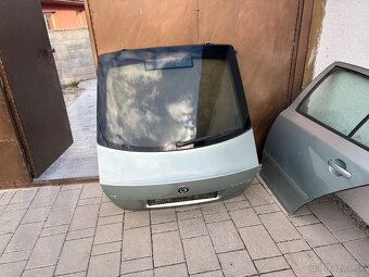 DVERE ŠKODA OCTAVIA 2 SEDAN ZADNÝ KUFOR - 2