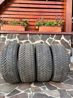 245/45R19 celoročné - 2