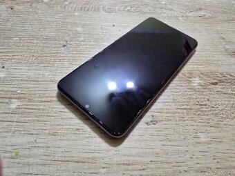 Samsung A32 5G plnefunkcny telefon s nabijacim kablom bratis - 2