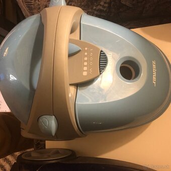 Predám tieto 3 ks kompletné funkčné a výkonné vysávače - 2