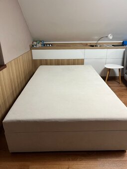 Predám čalúnenú posteľ - 2