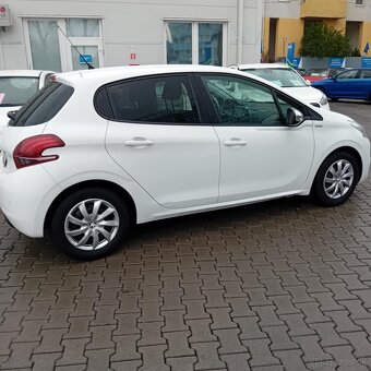 Peugeot 208 - 2