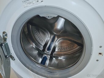 Predám práčku Electrolux 6kg 1200r - 2