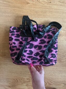 ruzovy ruksak NOVY - 2