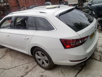 Rozpredám škoda superb 3 combi 2,0 tdi motor DFE - 2