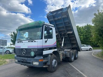 třístranný sklápěč MERCEDES ACTROS 2643 6x4 r.2002, - 2