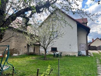 Rodinný dom s krásnym pozemkom, Valaská okr. Brezno - 2