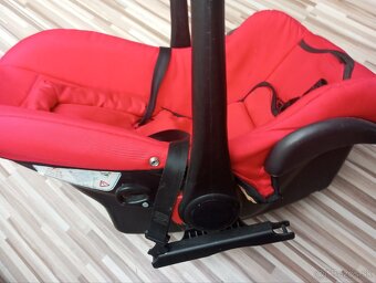 Červené vajíčko - autosedačka do 13 kg - 2