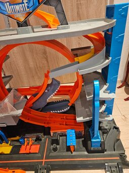 HotWheels Ultimate Garage - 2