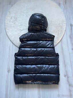 Moncler čierna vesta - 2
