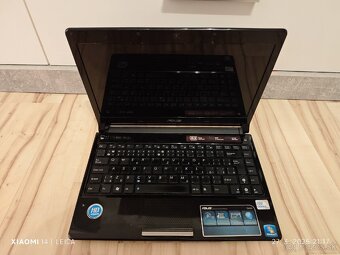 ASUS UL30A - 2