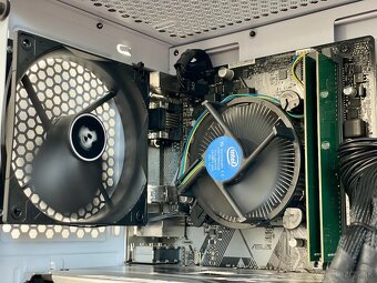 Herný PC - i5 8500,RX 570 8GB,16GB RAM,256GB SSD+2xHDD - 2