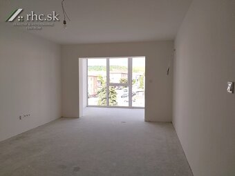 MODERNÝ 3 IZB BYT S BALKÓNOM - HVIEZDOSLAVOVA, STROPKOV - 2