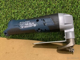 BOSCH GSC 12V-13 PROFESSIONAL Akumulátorové nožnice na plech - 2