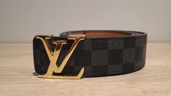 Louis Vuitton. - 2