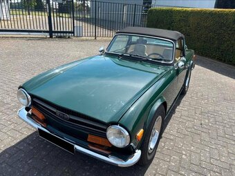 Triumph TR6 z roku 1974 - 2