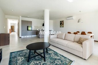 PRENÁJOM 3 izbový luxusný byt v úplnom v centre Nitry s park - 2