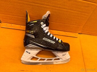 BRUSLE BAUER SUPREME S 35 vel. 35/2 D - 2