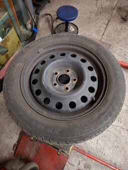 Predám 4ks zimné gumy aj s diskami 205/55R16 - 2