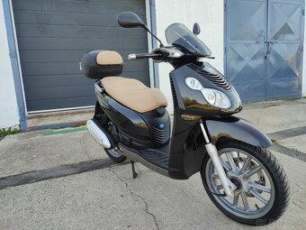 Piaggio Carnaby 125 - 2