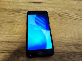 iPhone SE 2020 64 GB - 2