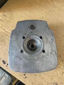 Hlava Čz 175 477 - 2