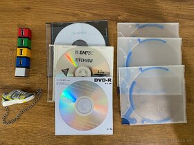 USB, CD, DVD, SD karty a káble - 2