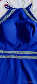 Krátke modré šaty so striebornými kamienkami - 2