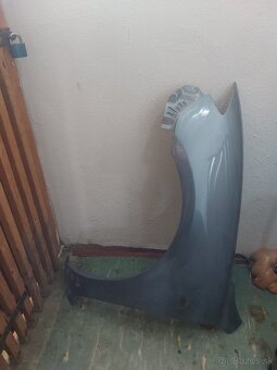 Blatník predný pravý na mazdu 3 šedá metalíza -nový lak - 2