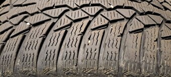 Predám 4ks jazdené zimné 225/45r17-91H Nokian - 2