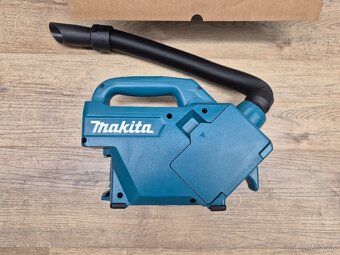 Makita DCL184Z 18v Aku mini vysávač - 2