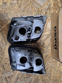 zadne lave a prave svetlo bmw model 320d - 2