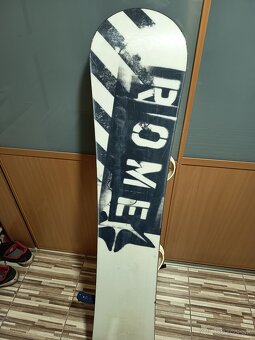 Predám snowboard a topánky - 2