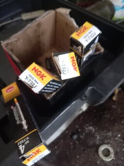 Predám trisky a žhaviče na motor acv - 2