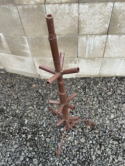 Stojan na stromček z vetvičiek - 2