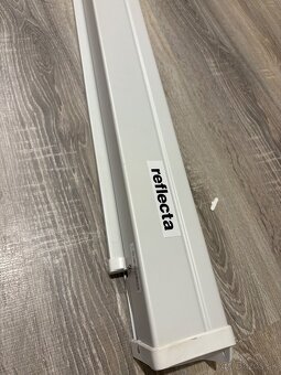 Predám motorové projekčné plátno reflecta – ako nové - 2