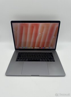 MacBook Pro 15" 2019 Space Gray (100% Batéria) + ZÁRUKA - 2