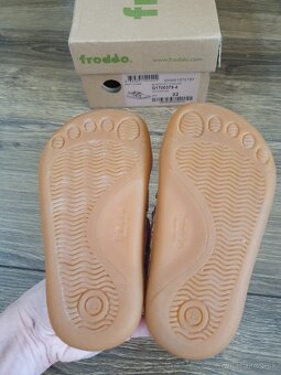 Barefoot Froddo Canvas, v.22 - 2