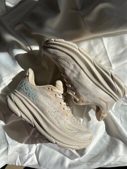 HOKA topánky - 2