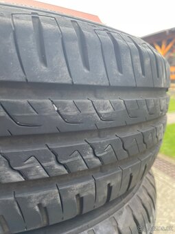 195/60R15 88H    BARUM - 2