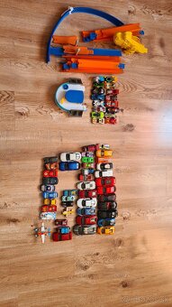 Autíčka hotwheels, lightning MC queen a iné - 2