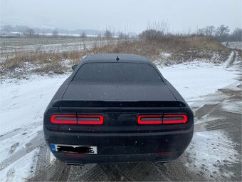 Dodge Challenger 5.7 Hemi - 2