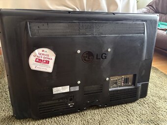Predam 42 palcovy TV LG 42LH5000 - 2