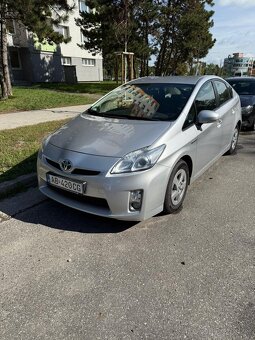 Toyota Prius 2010 r.v prenajom - 2