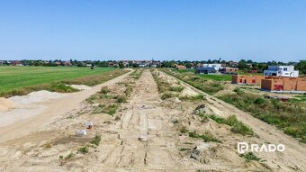 RADO | Posledné 2 pozemky | 600 m² s projektom na 4-izbový d - 2