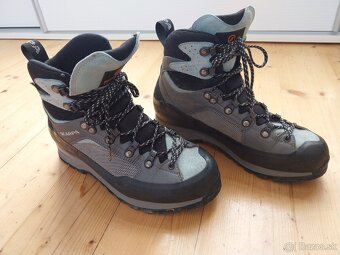 Scarpa dámske trekové topánky v.38 - 2